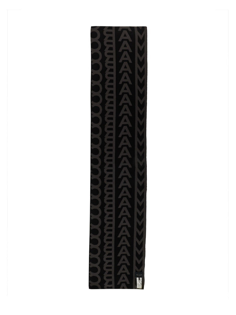 THE MONOGRAM KNIT SCARF 2