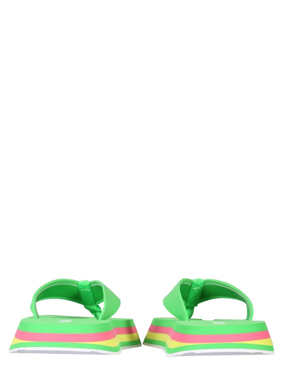 THONG SANDALS 3