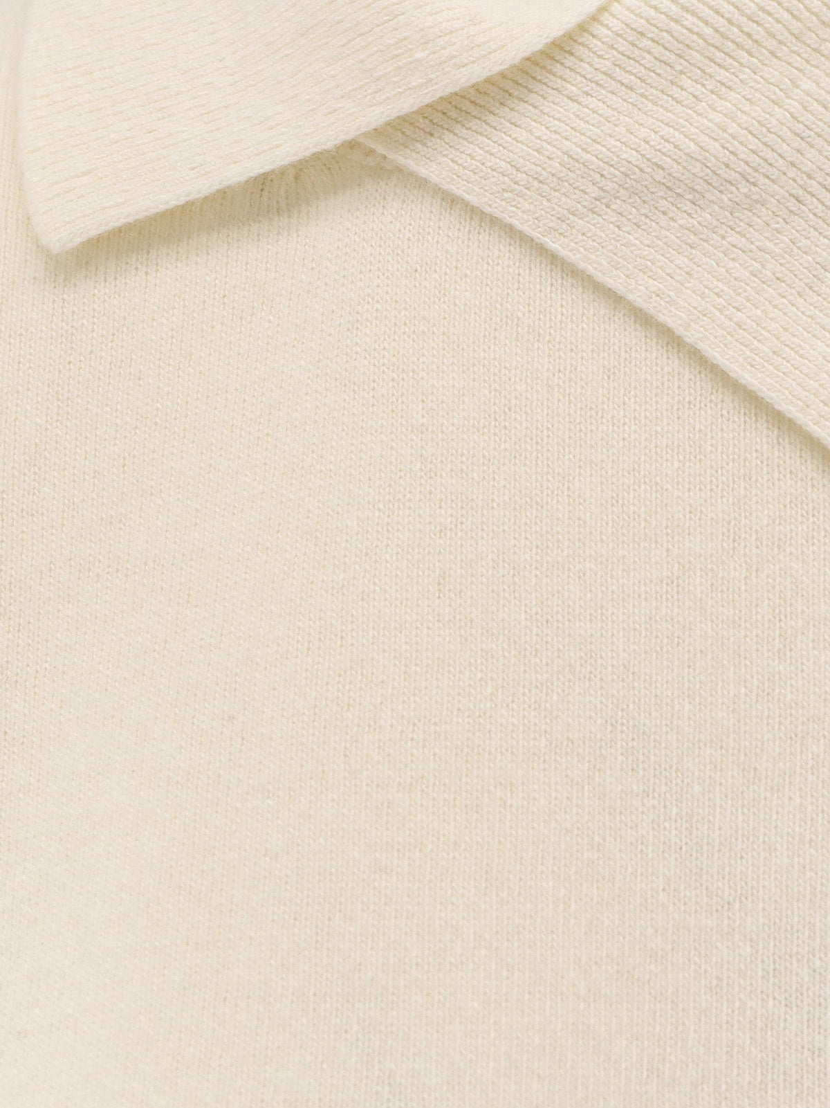 Turleneck wool sweater 3