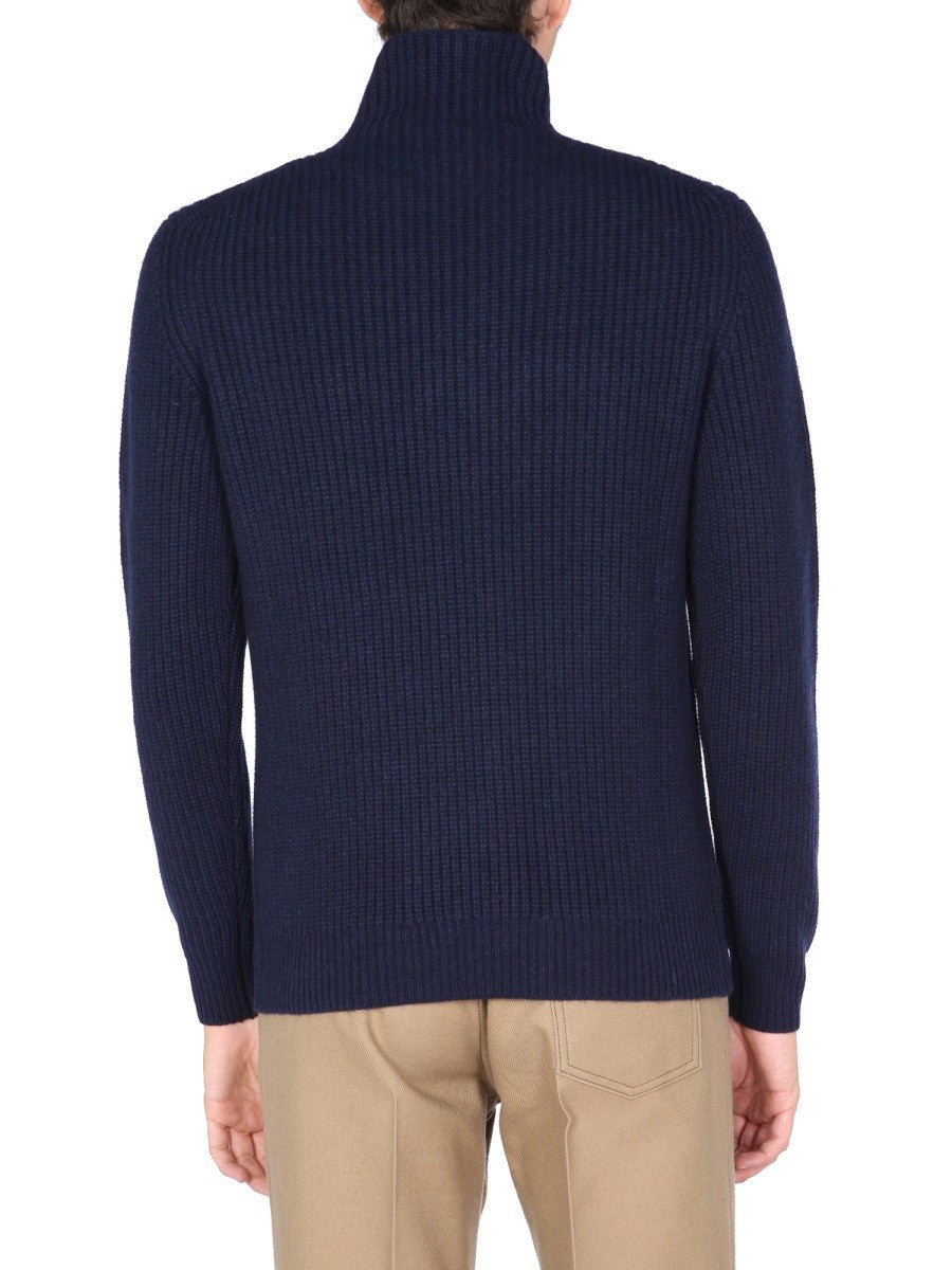 TURTLE NECK SWEATER 3