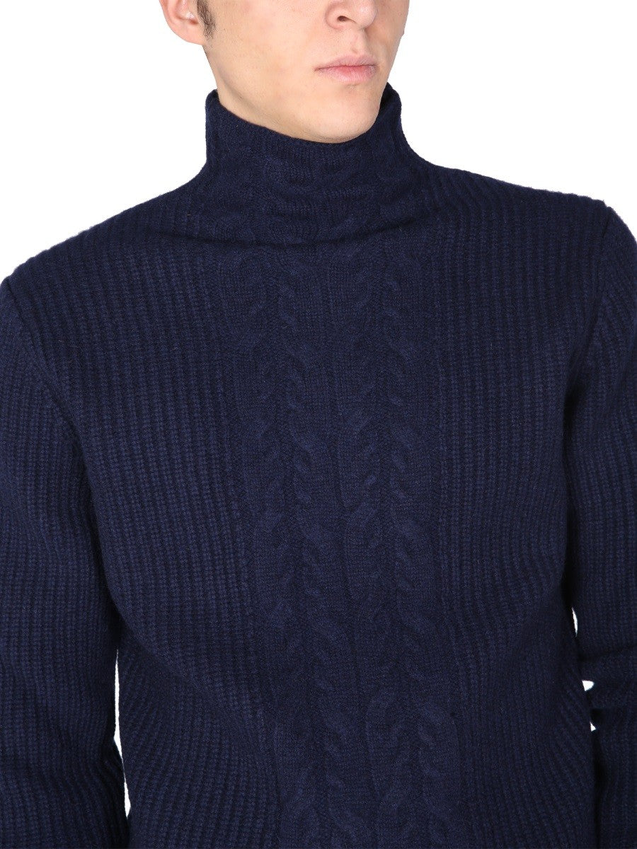 TURTLE NECK SWEATER 4