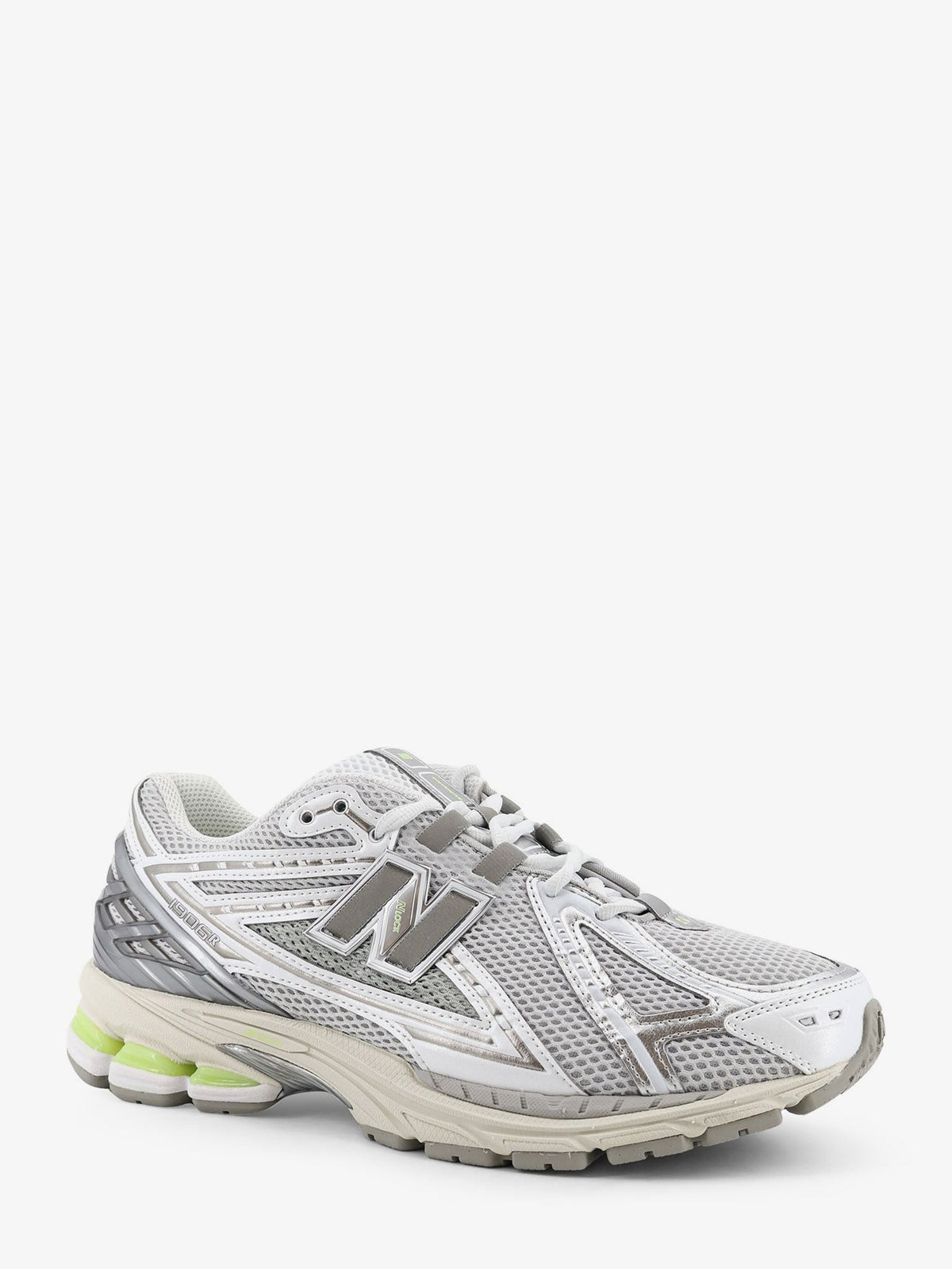 U19063 mesh sneakers with logo on the side 2