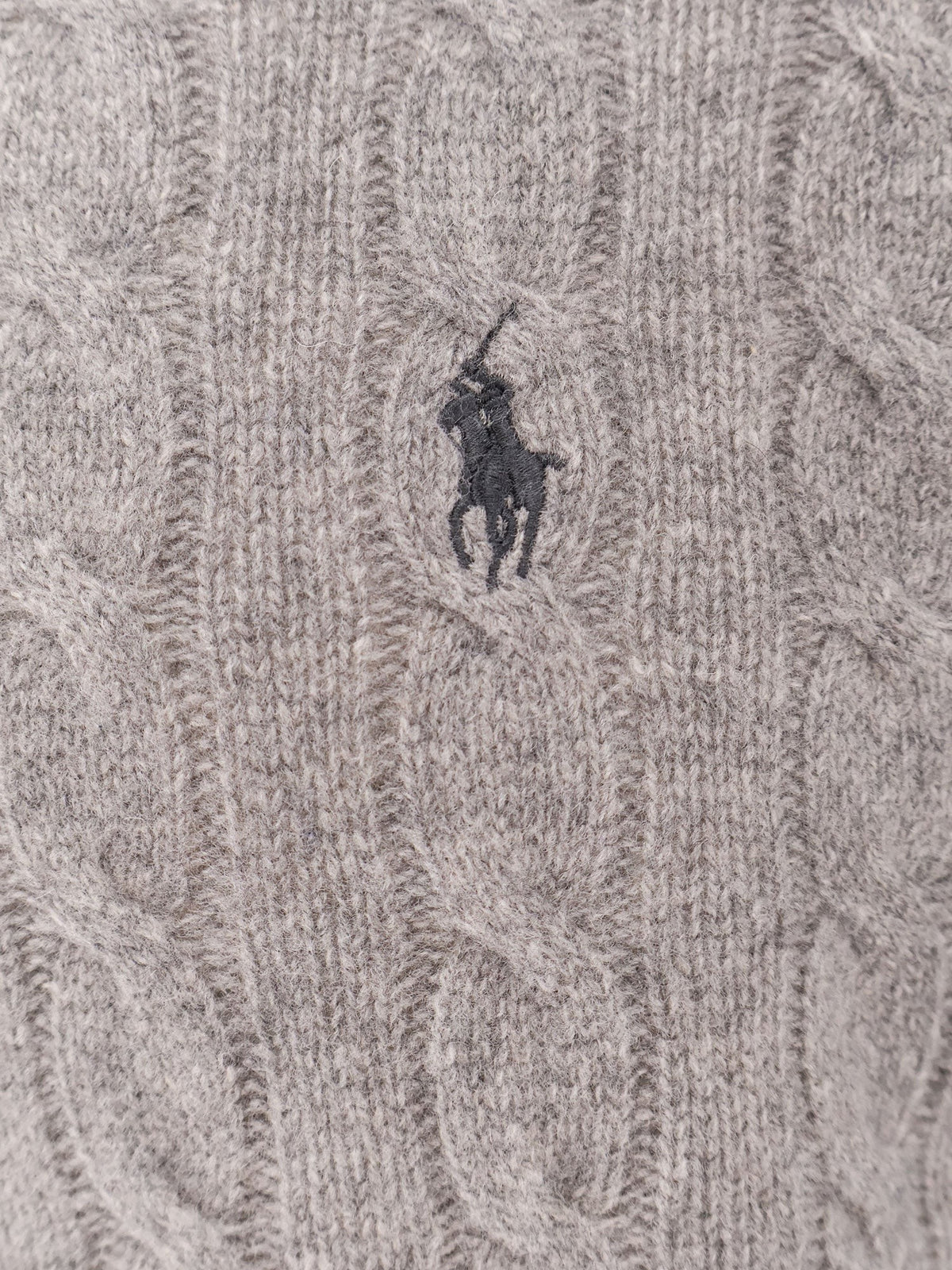 Wool an cashmere cable knit sweater 3