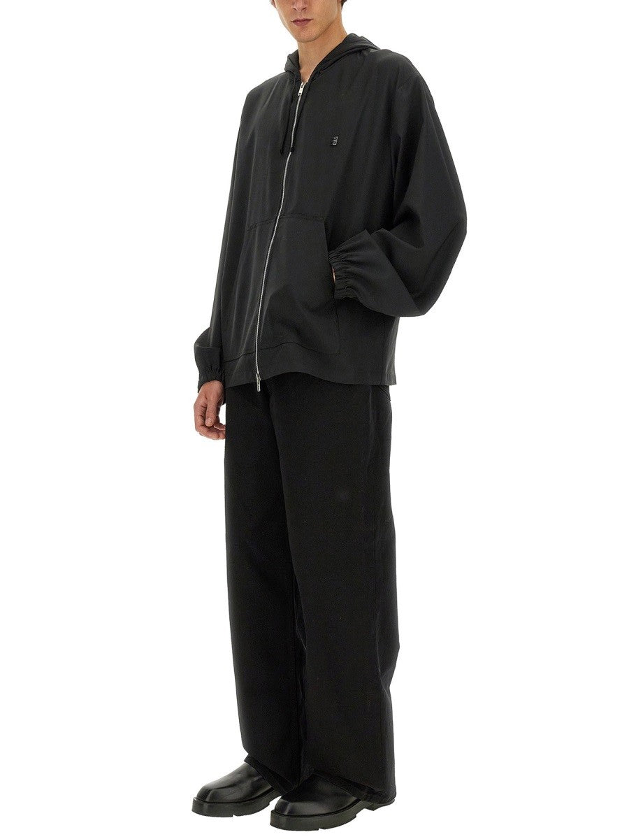 ZIP SWEATSHIRT. 2